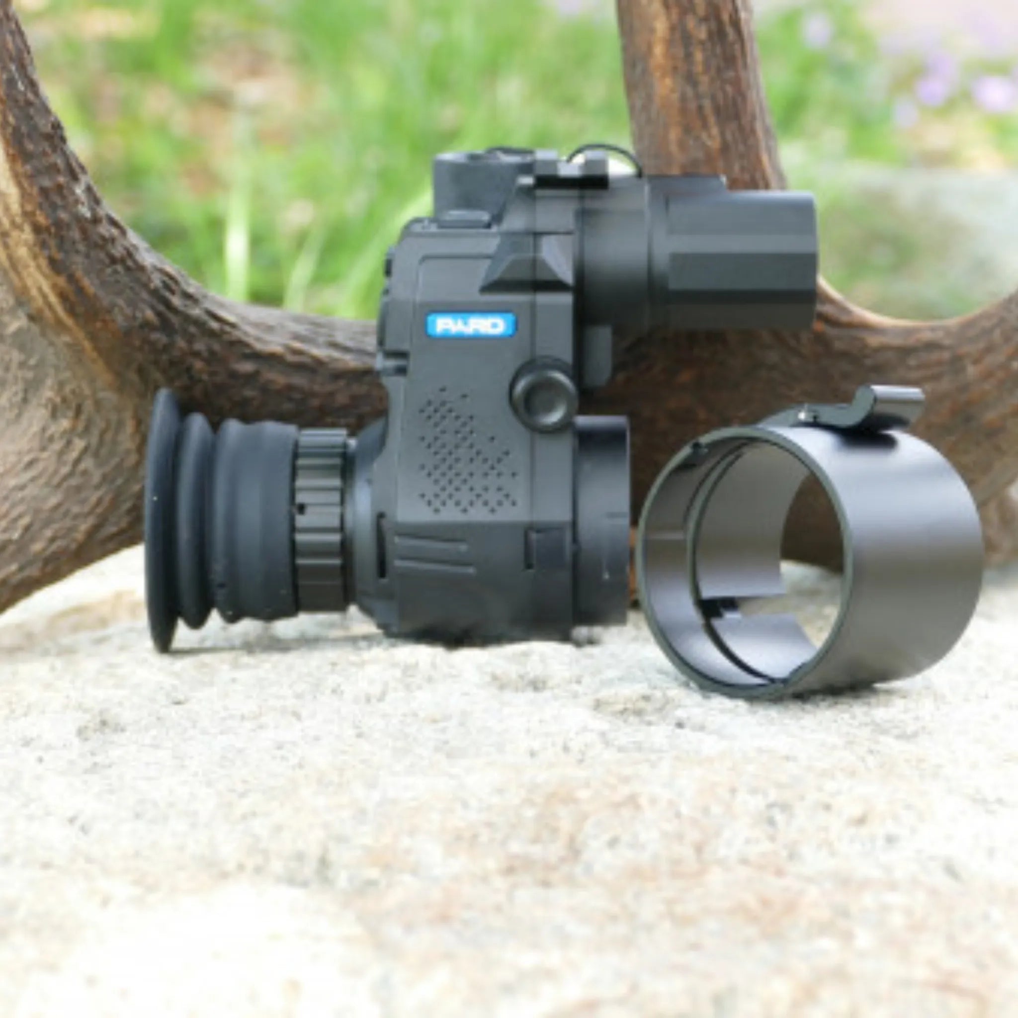 Naktinio matymo prietaisas „PARD NV007SP LRF“